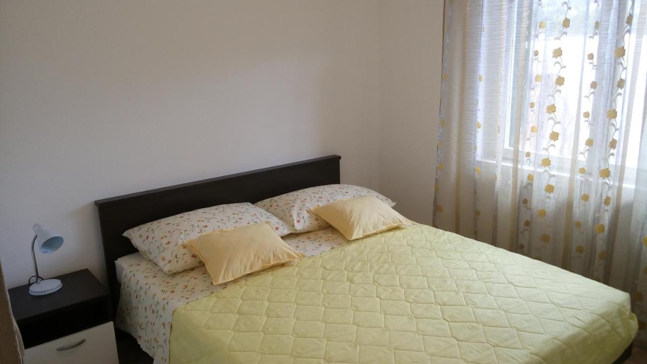 Apartments Tinka Grebastica Exterior photo