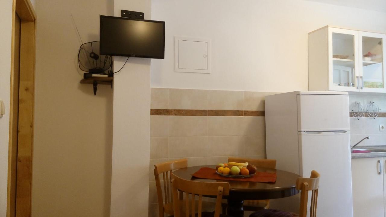 Apartments Tinka Grebastica Exterior photo